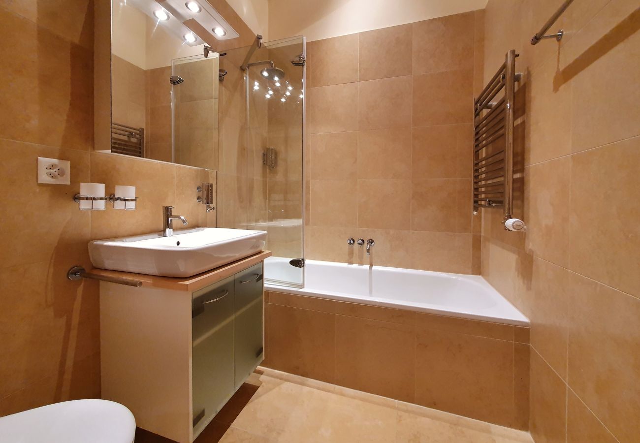 Ferienwohnung in Saas-Fee - Aramis Dachwohnung 4. OG Ferienwohnung in Saas-Fee - Aramis Dachwohnung 4. OG