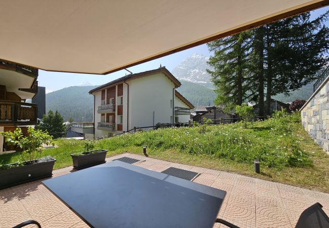 Ferienwohnung in Saas-Fee - Chateau EG Ferienwohnung in Saas-Fee - Chateau EG